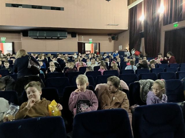 Wyjazd na przedstawienie teatralne